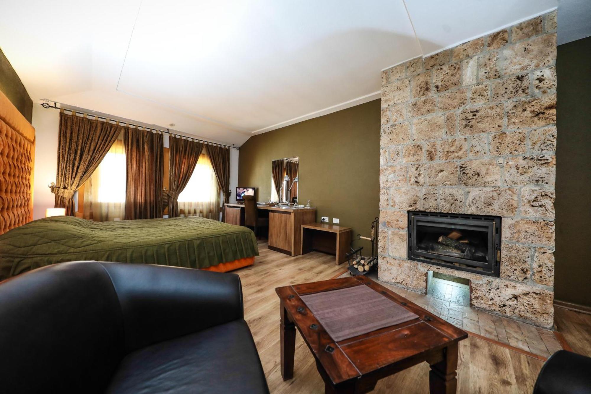 Hotel Carshia E Jupave Gjakova Екстериор снимка