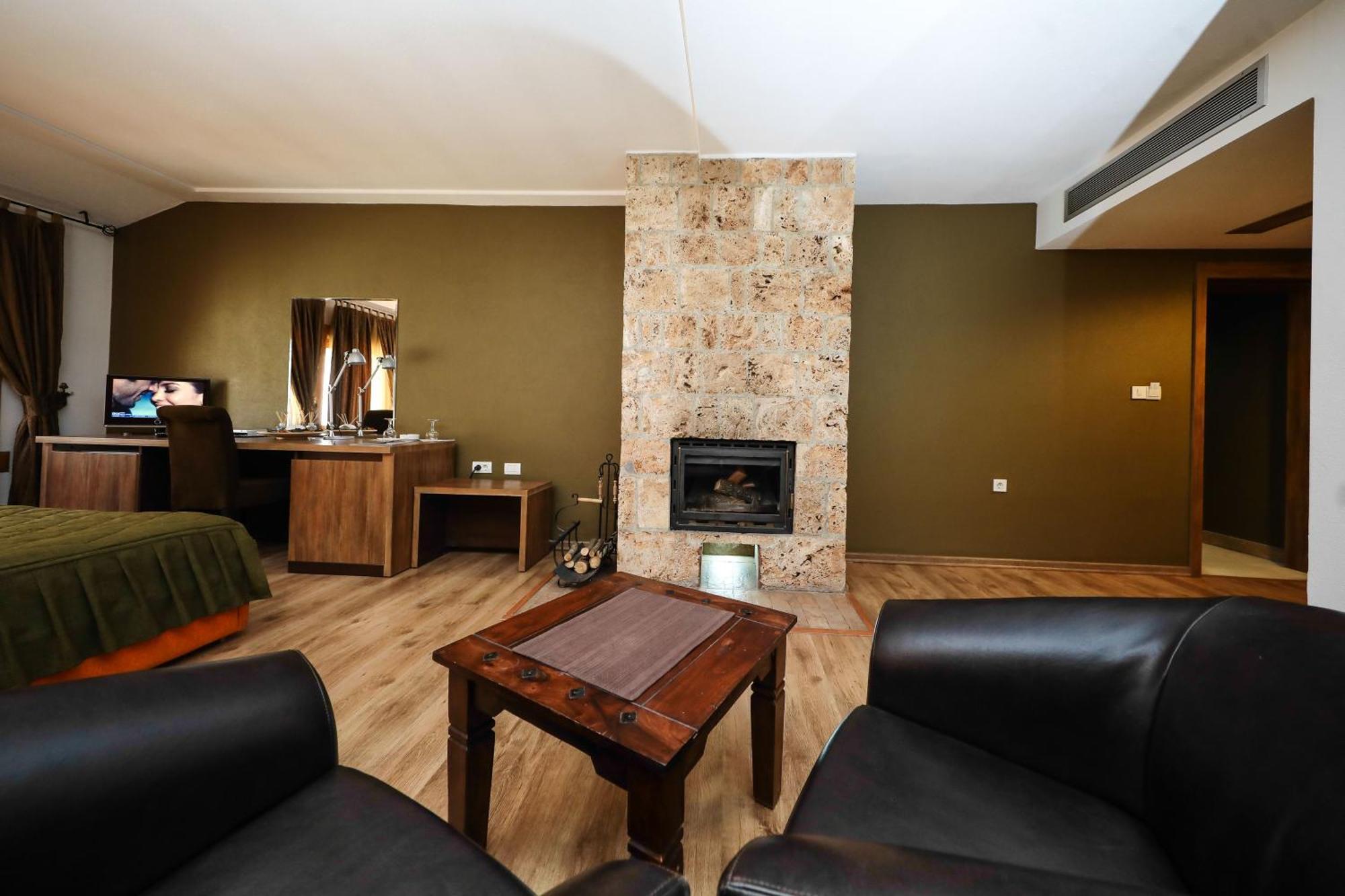 Hotel Carshia E Jupave Gjakova Екстериор снимка