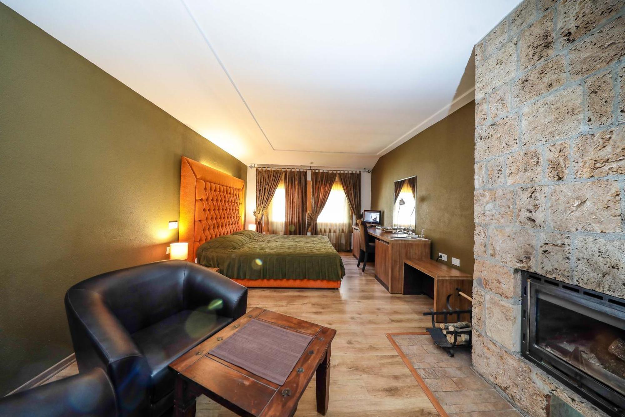 Hotel Carshia E Jupave Gjakova Екстериор снимка