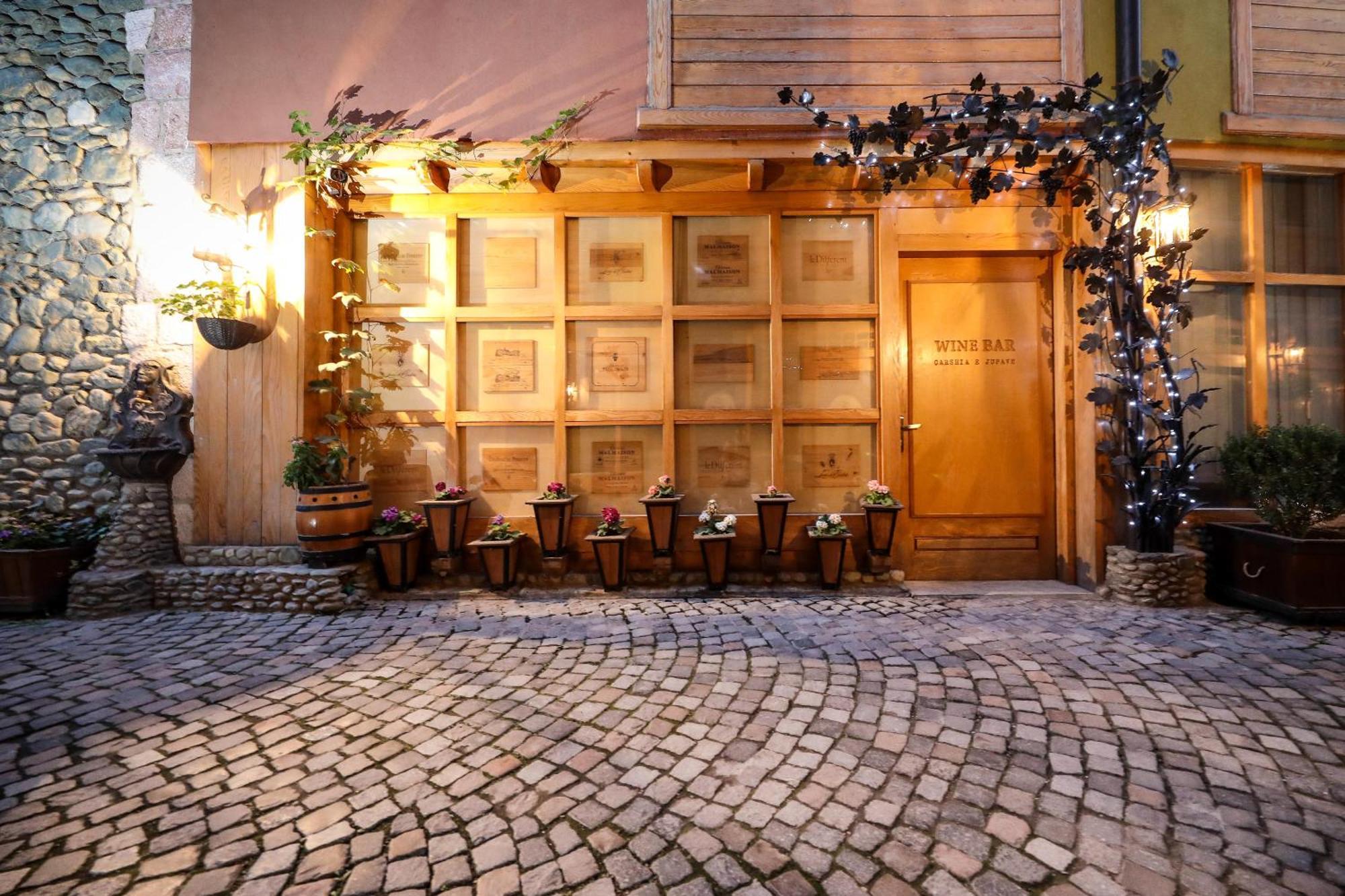 Hotel Carshia E Jupave Gjakova Екстериор снимка