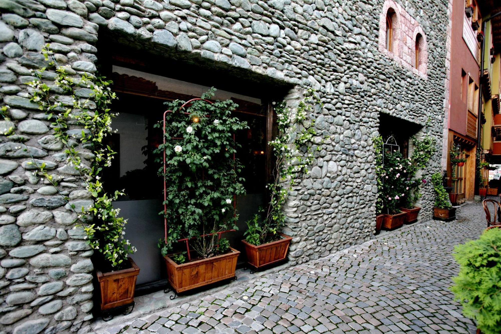 Hotel Carshia E Jupave Gjakova Екстериор снимка
