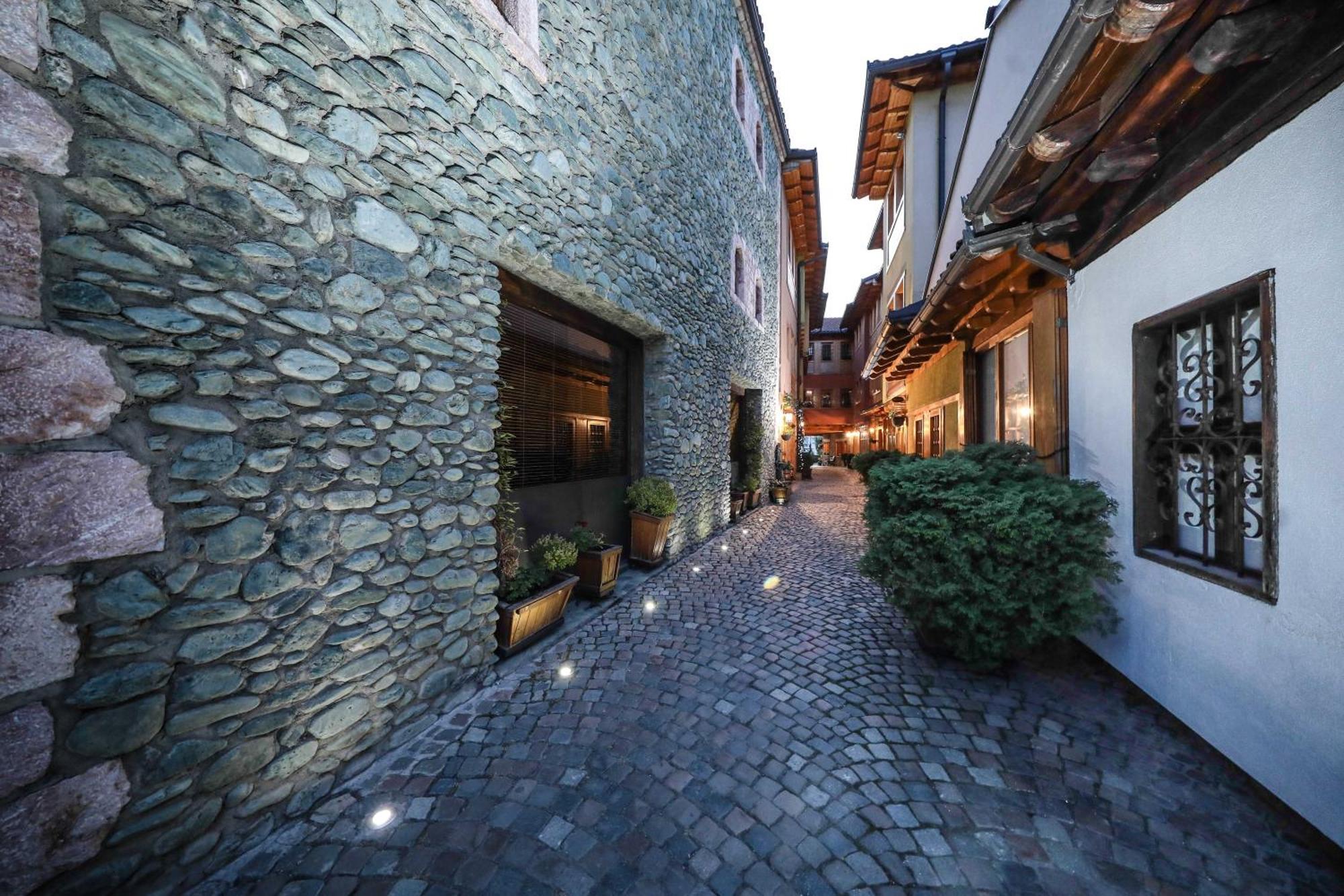 Hotel Carshia E Jupave Gjakova Екстериор снимка
