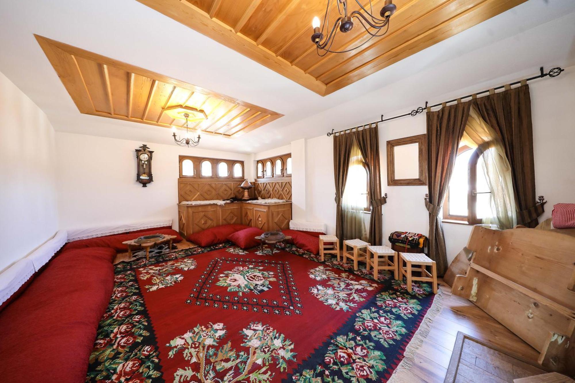 Hotel Carshia E Jupave Gjakova Екстериор снимка