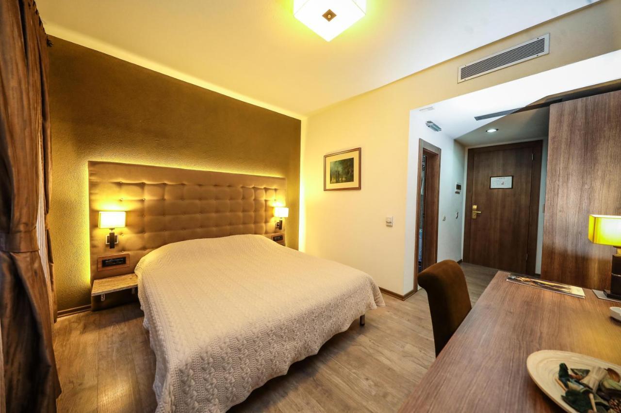 Hotel Carshia E Jupave Gjakova Екстериор снимка